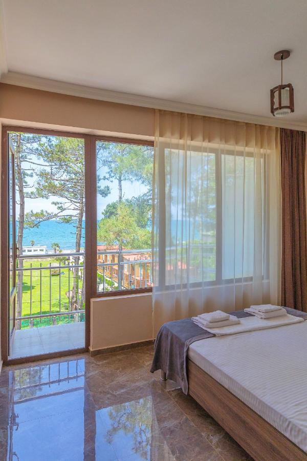 Samni Hotel Ureki Exteriér fotografie