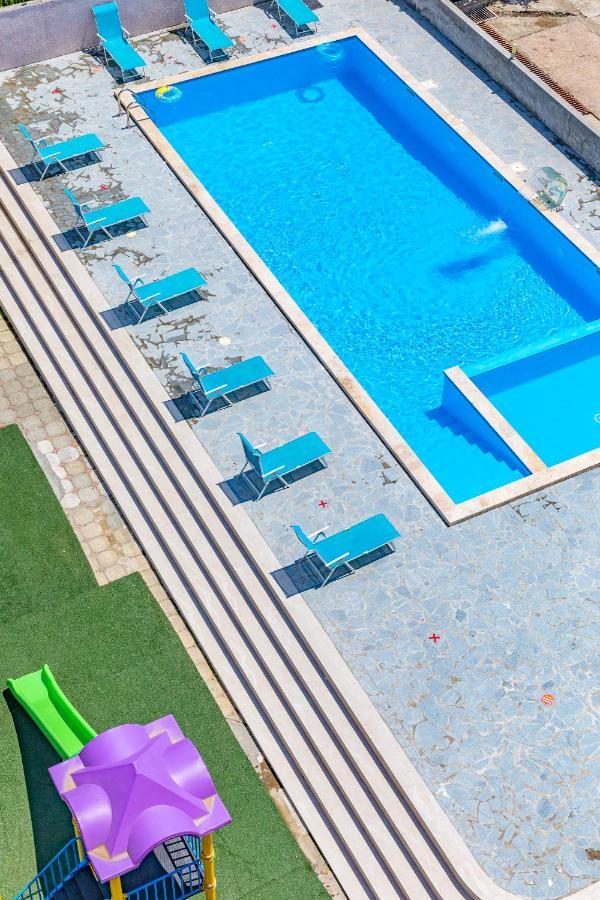 Samni Hotel Ureki Exteriér fotografie