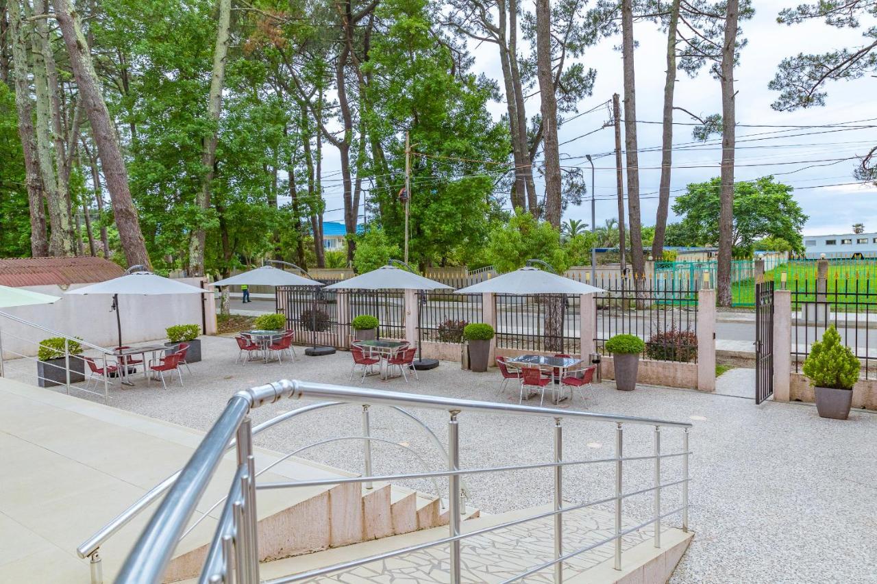 Samni Hotel Ureki Exteriér fotografie