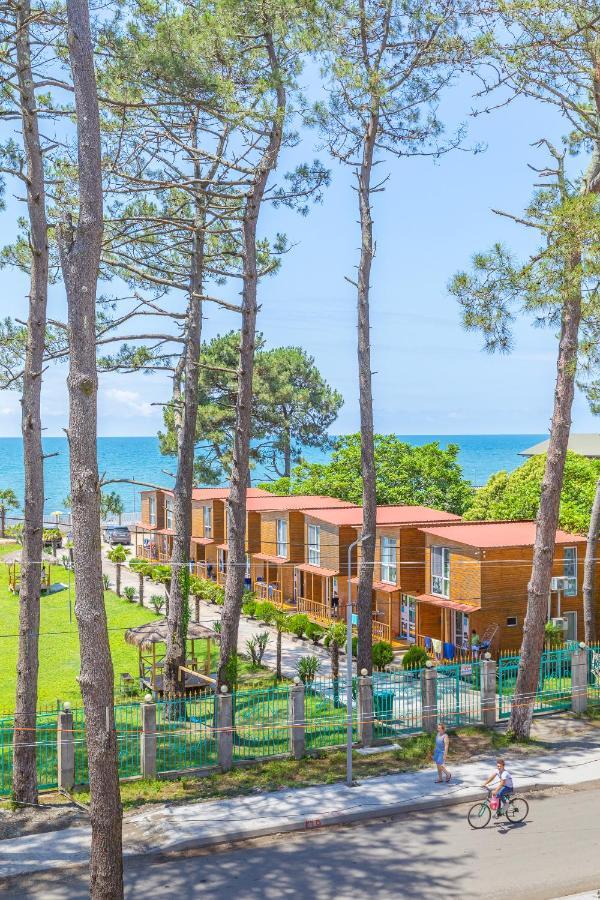 Samni Hotel Ureki Exteriér fotografie